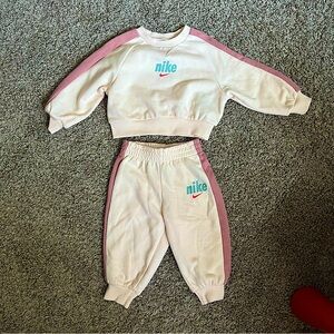 ✨NWOT✨ 2T NIKE SET